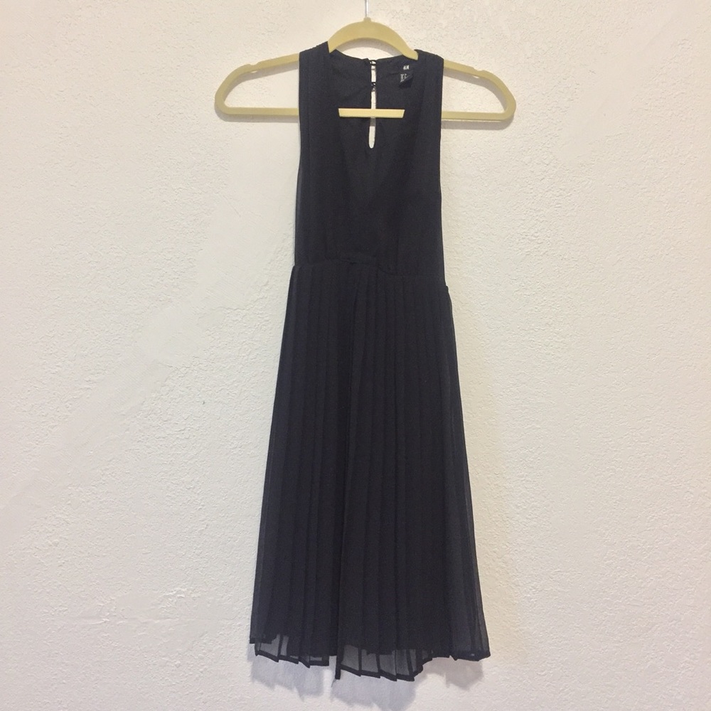H&M V Neck Plunge Pleated Dress